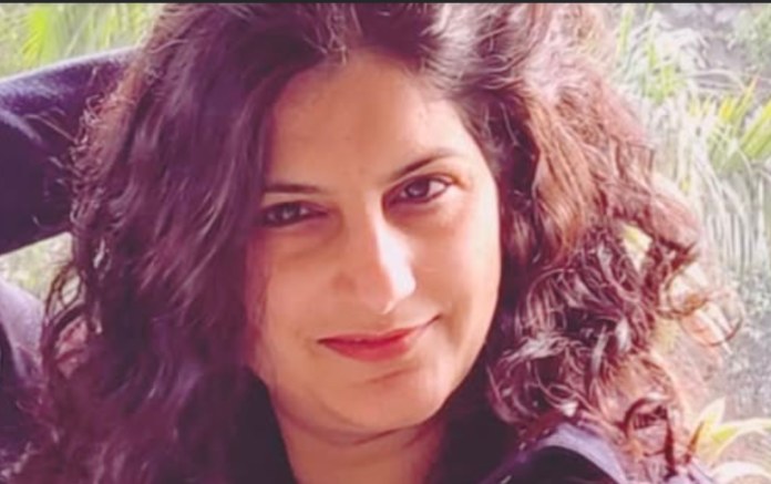 Mahi Rao, the pen artist